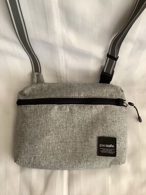 Pacsafe Slingsafe LX50 Anti-Theft Crossbody Bag - Unisex